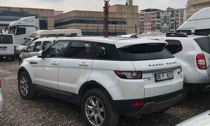 Yediemin otoparklarında lüks araçlar çürümeye terk edildi